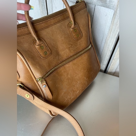 J.W. Hulme Co. Genuine Leather Excursion Tote Bag Double Pocket Distressed - Picture 6 of 11